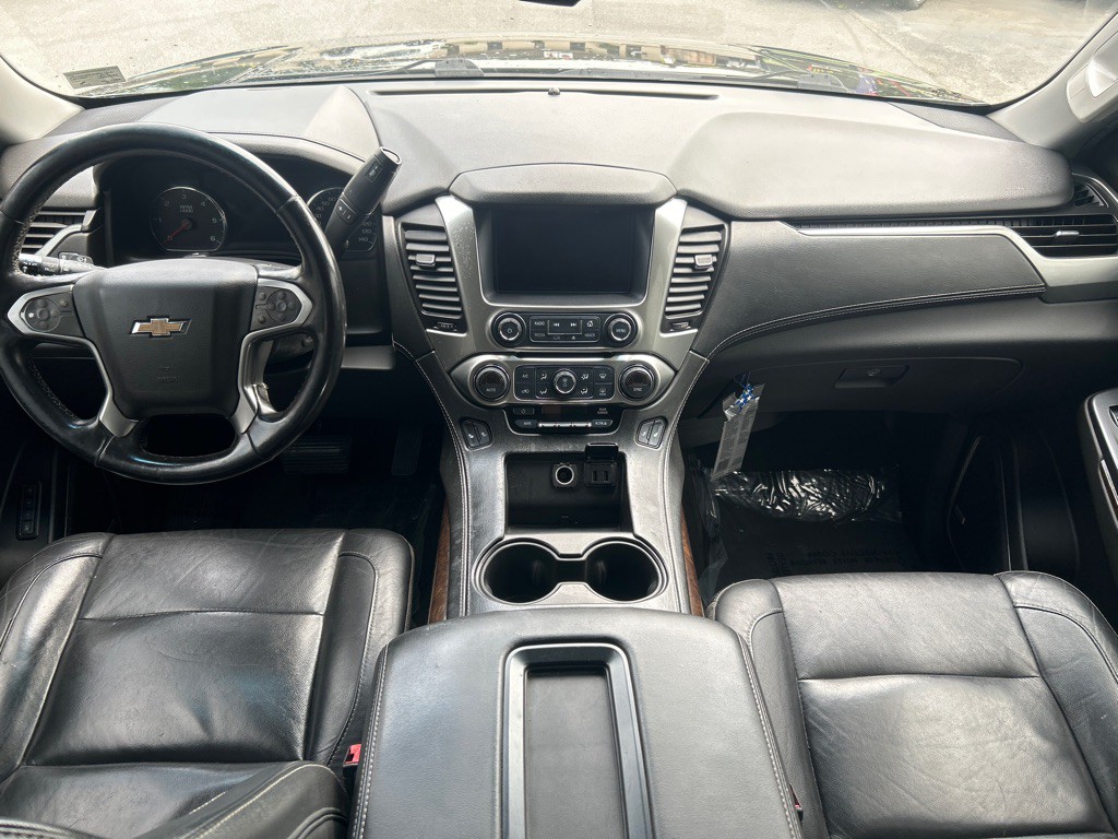 2017 Chevrolet Suburban Image 6