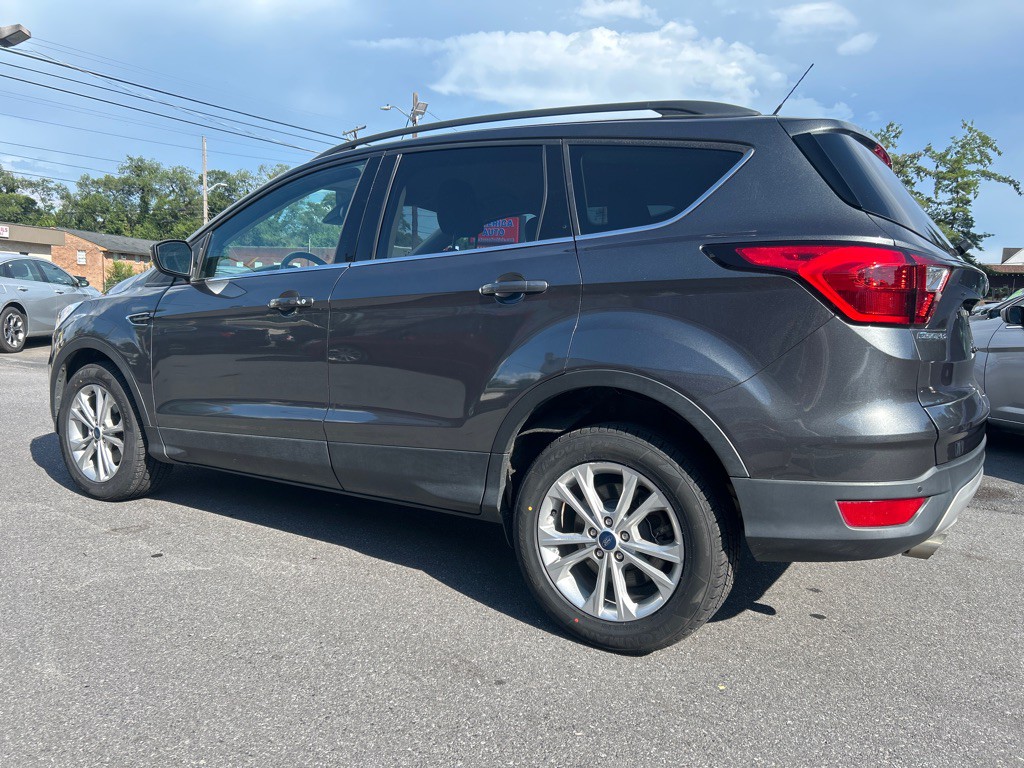 2019 Ford Escape Image 3
