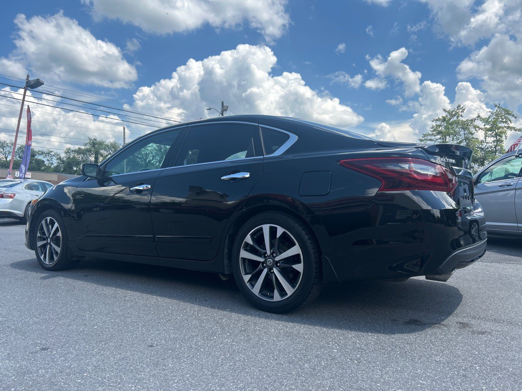 2017 Nissan Altima Image 3