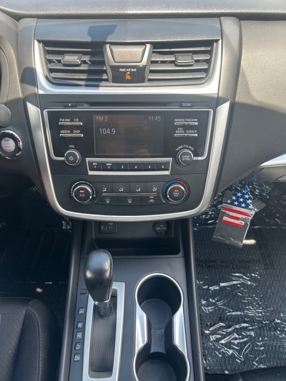 2017 Nissan Altima Image 8