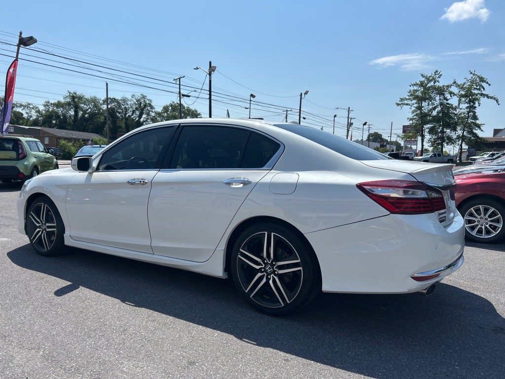 2016 Honda Accord Image 2
