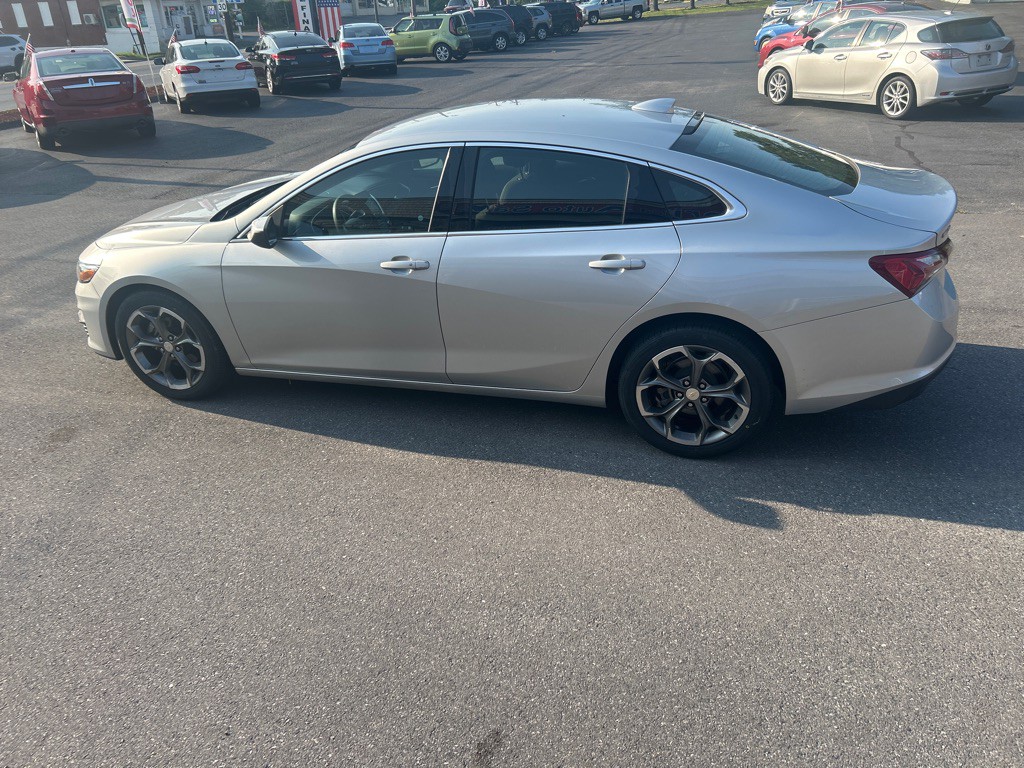 2020 Chevrolet Malibu Image 2