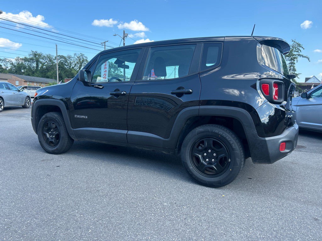 2016 Jeep Renegade Image 2