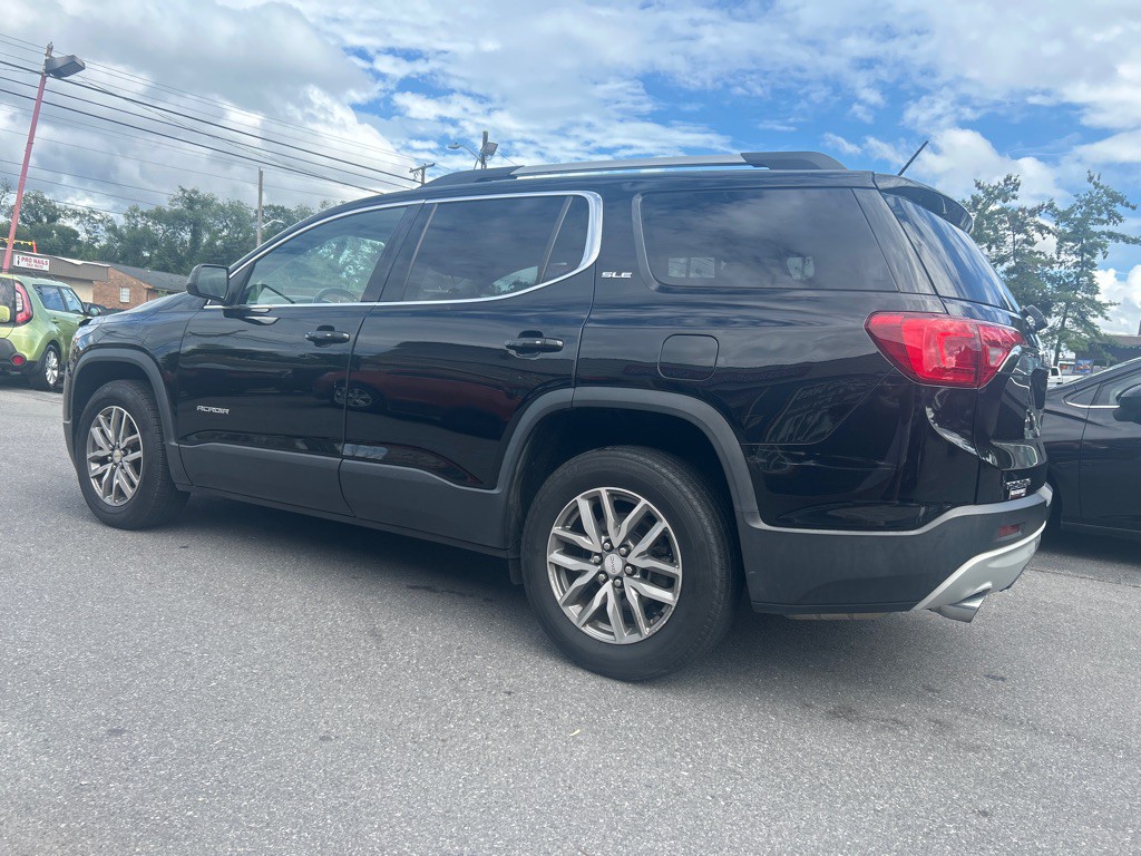 2017 GMC Acadia Image 2
