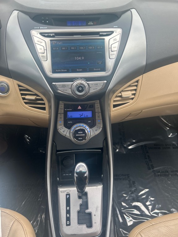 2013 Hyundai Elantra Image 6