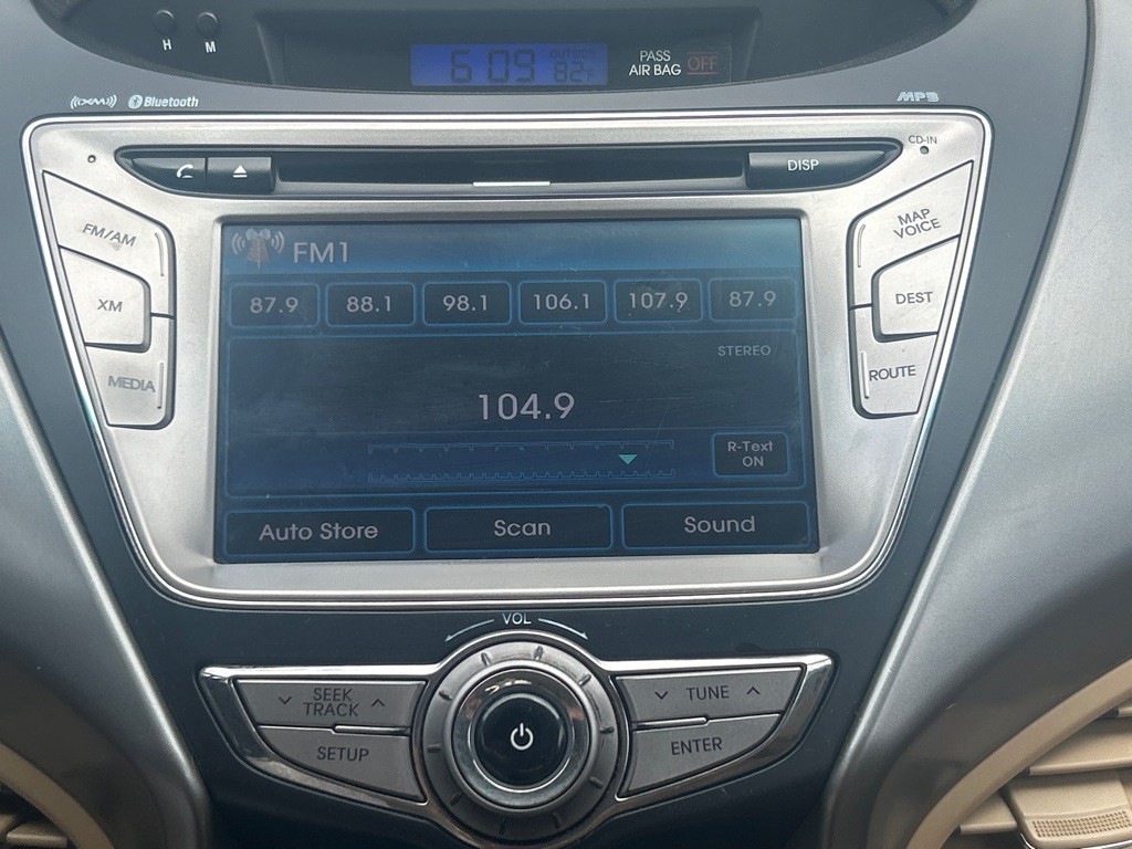 2013 Hyundai Elantra Image 7