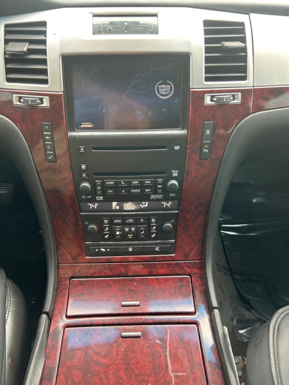 2007 Cadillac Escalade Image 7