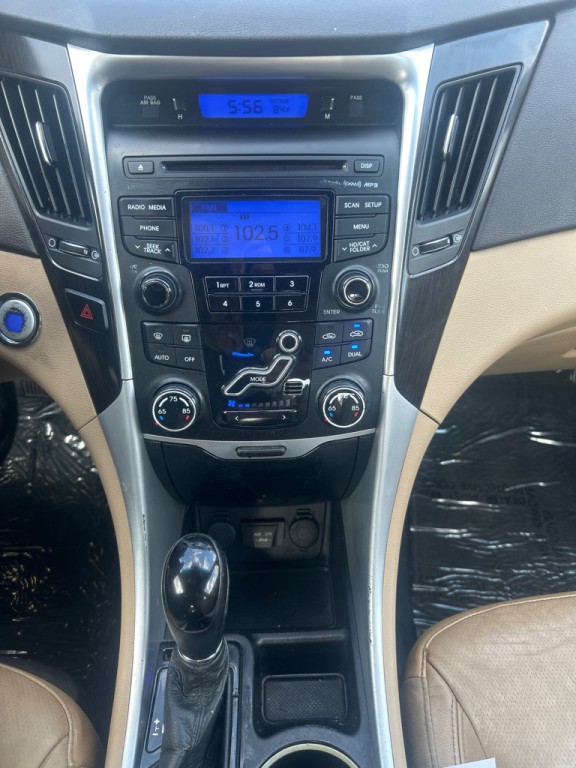 2012 Hyundai Sonata Image 6