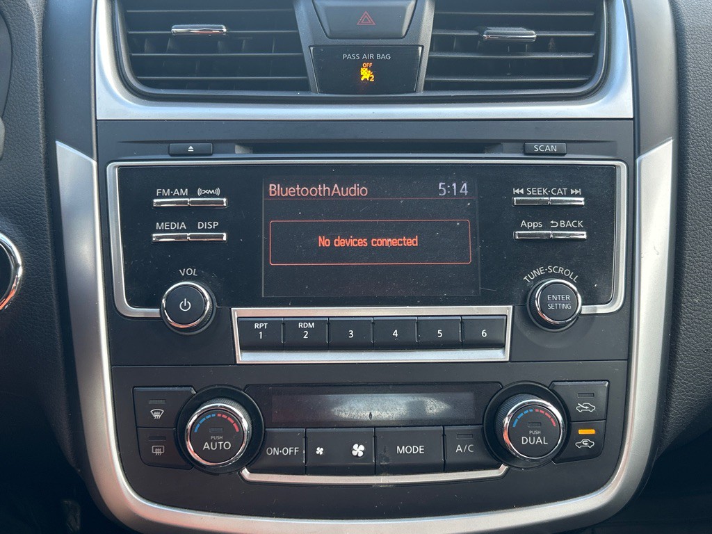 2016 Nissan Altima Image 11
