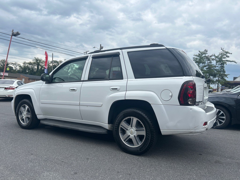2008 Chevrolet Trailblazer Image 2