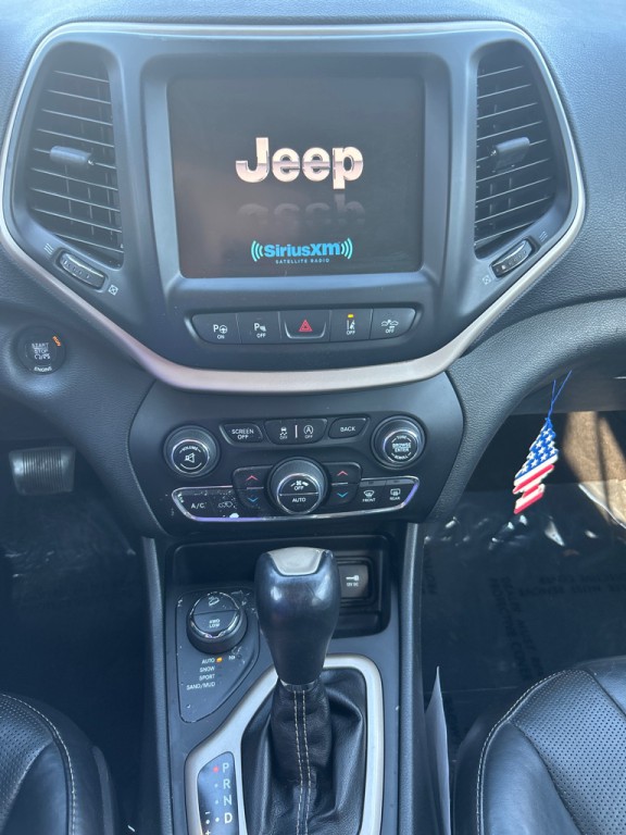 2015 Jeep Cherokee Image 8