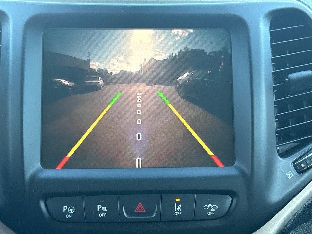 2015 Jeep Cherokee Image 15