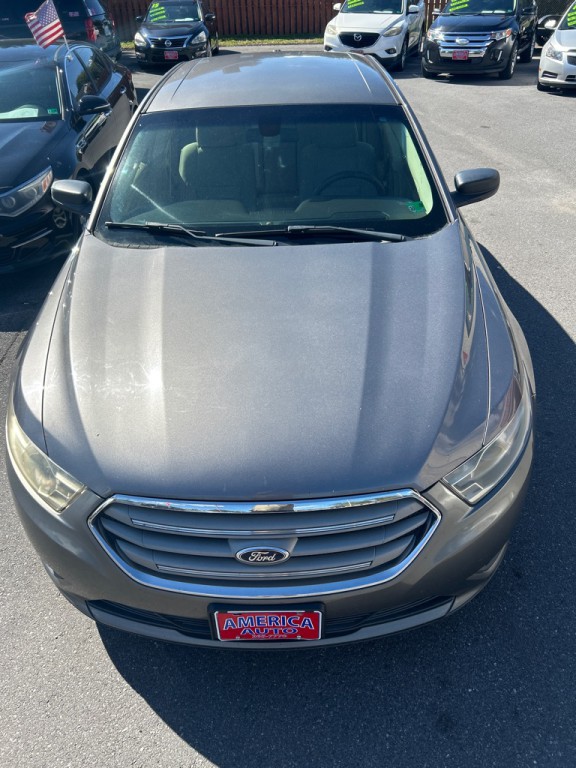 2013 Ford Taurus Image 2
