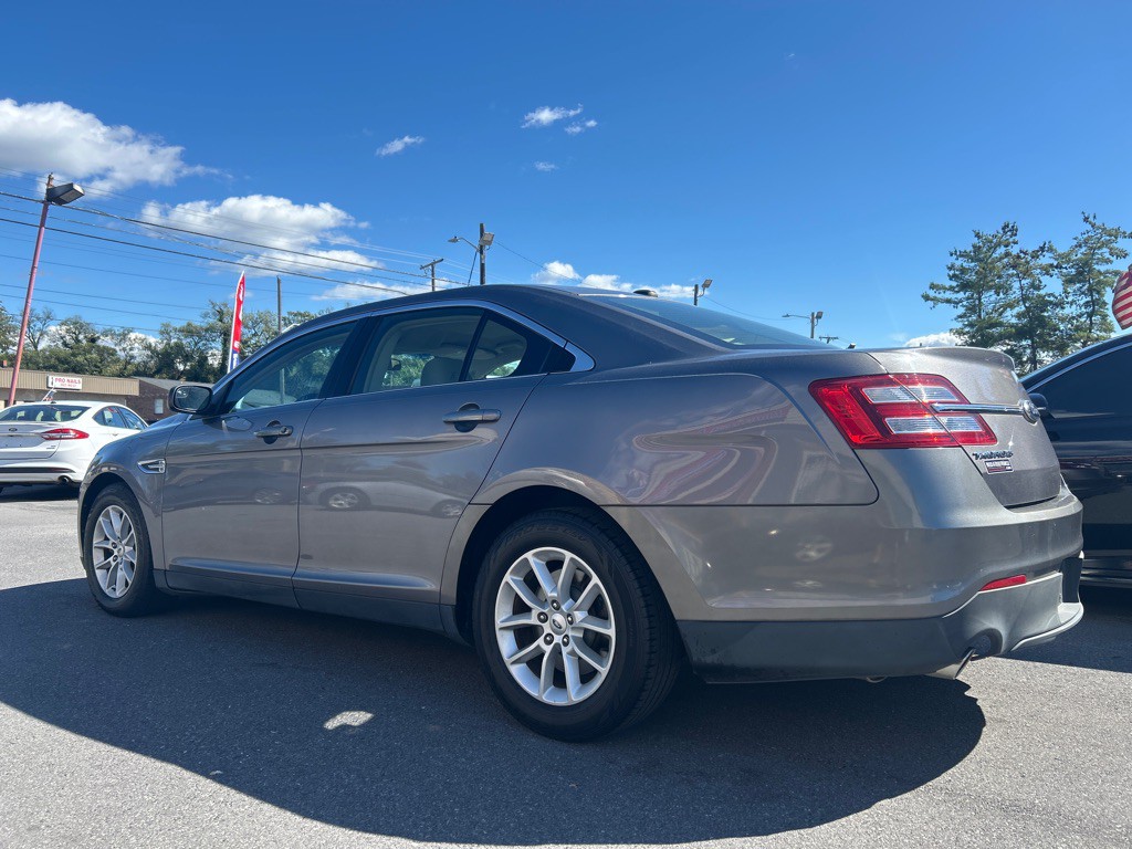 2013 Ford Taurus Image 3