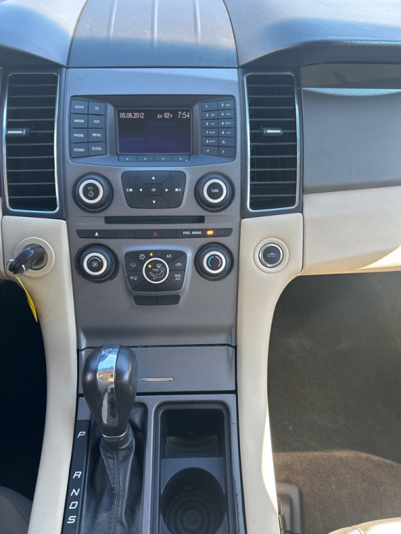 2013 Ford Taurus Image 8