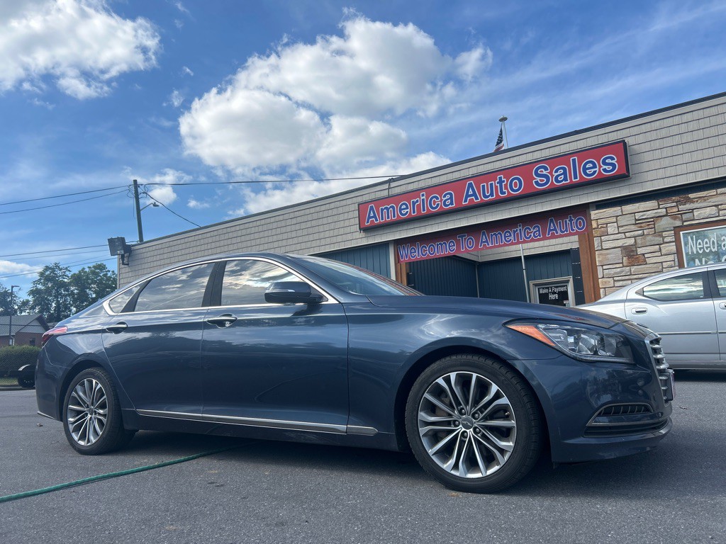 2015 Hyundai Genesis Image 1