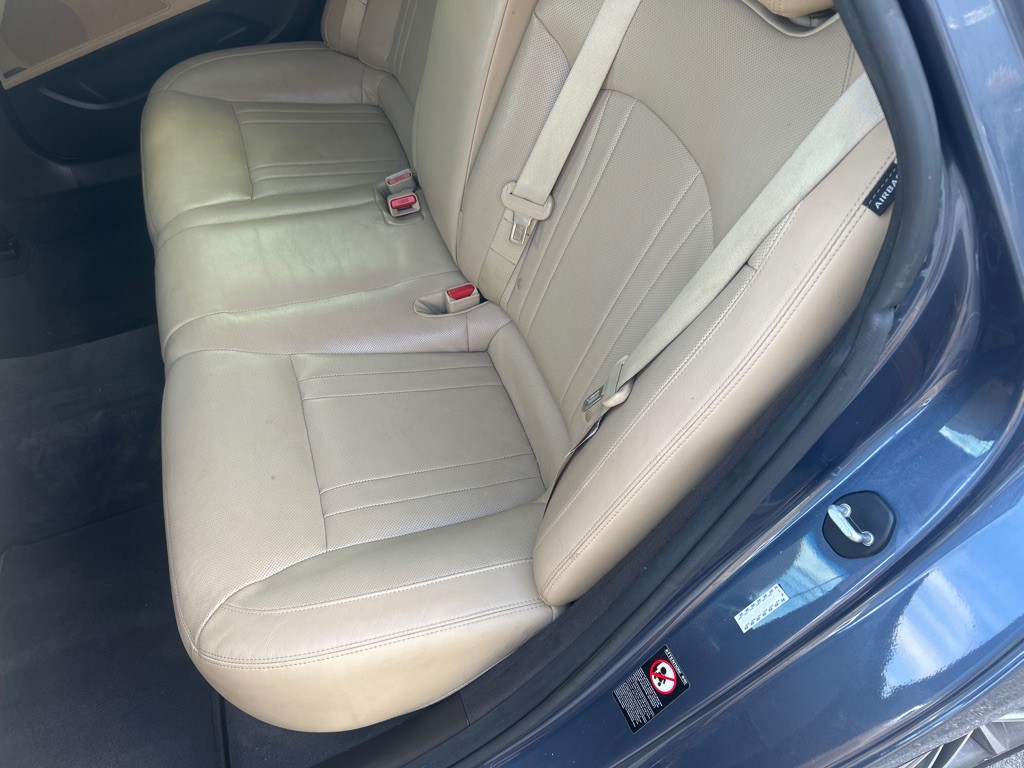 2015 Hyundai Genesis Image 3