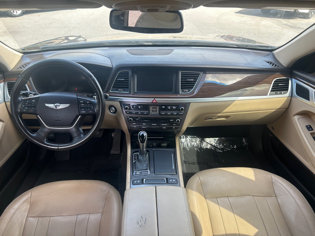 2015 Hyundai Genesis Image 4