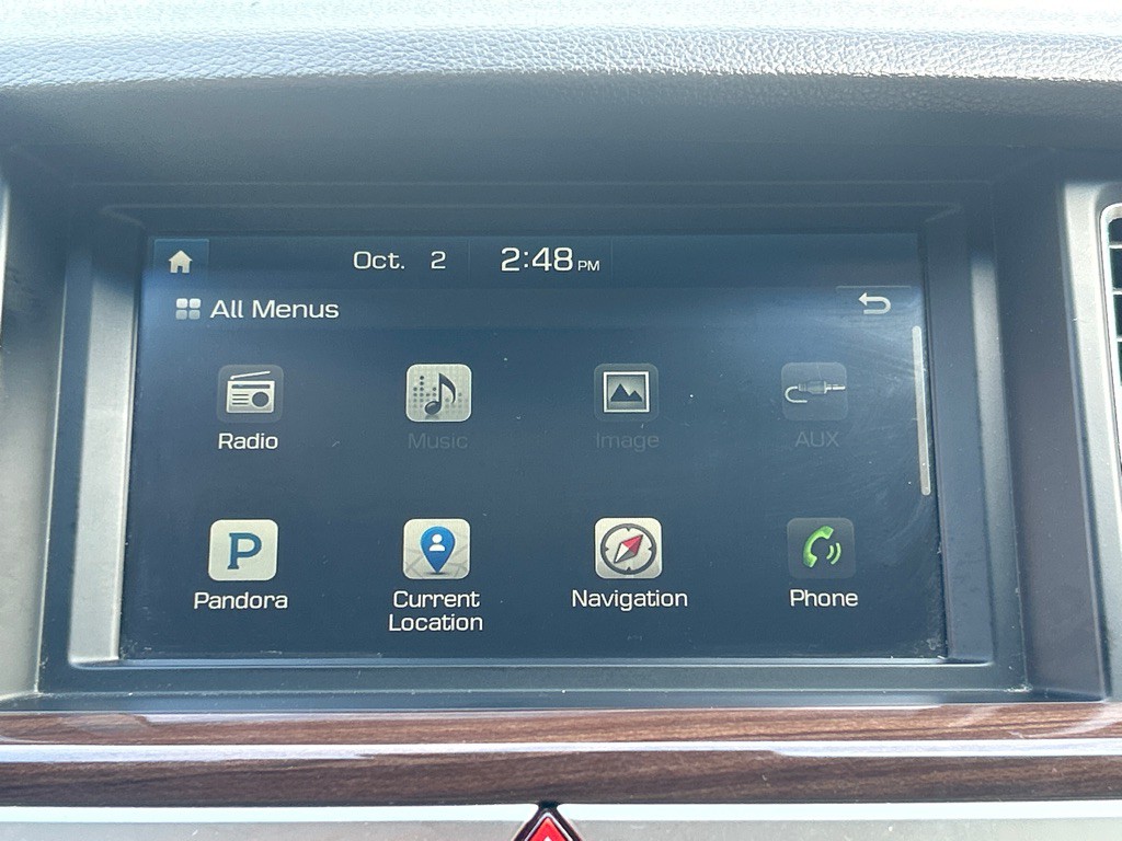2015 Hyundai Genesis Image 9