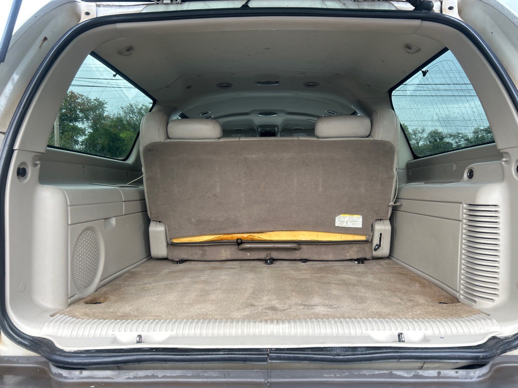 2005 Cadillac Escalade Image 3
