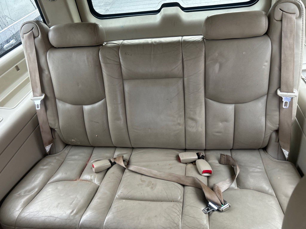 2005 Cadillac Escalade Image 4