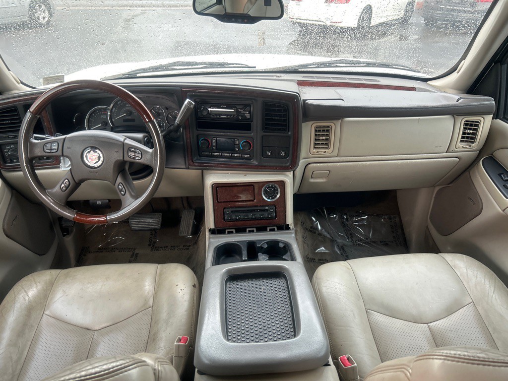 2005 Cadillac Escalade Image 6