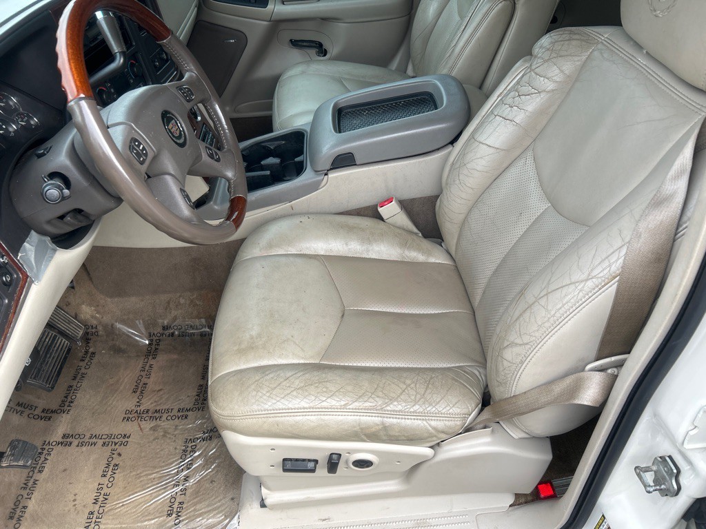 2005 Cadillac Escalade Image 7