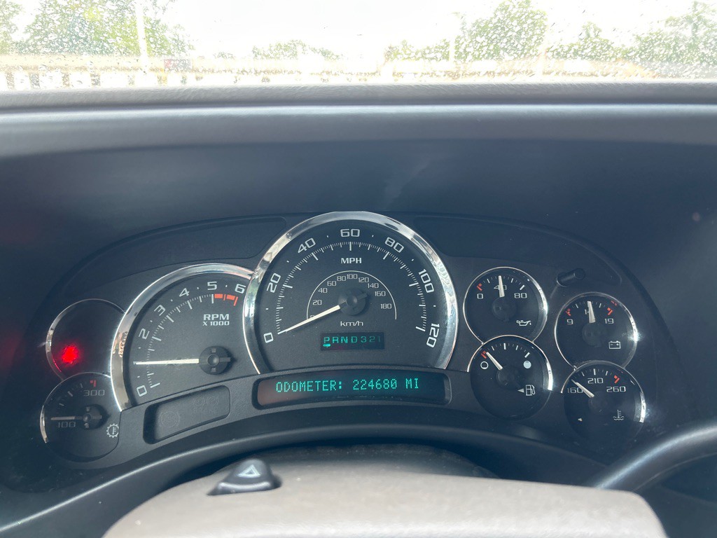 2005 Cadillac Escalade Image 9