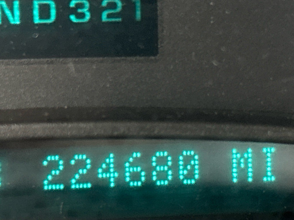 2005 Cadillac Escalade Image 10