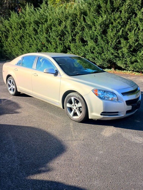 2011 Chevrolet Malibu Image 1