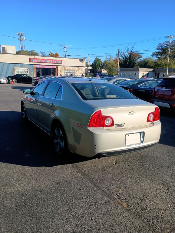 2011 Chevrolet Malibu Image 3
