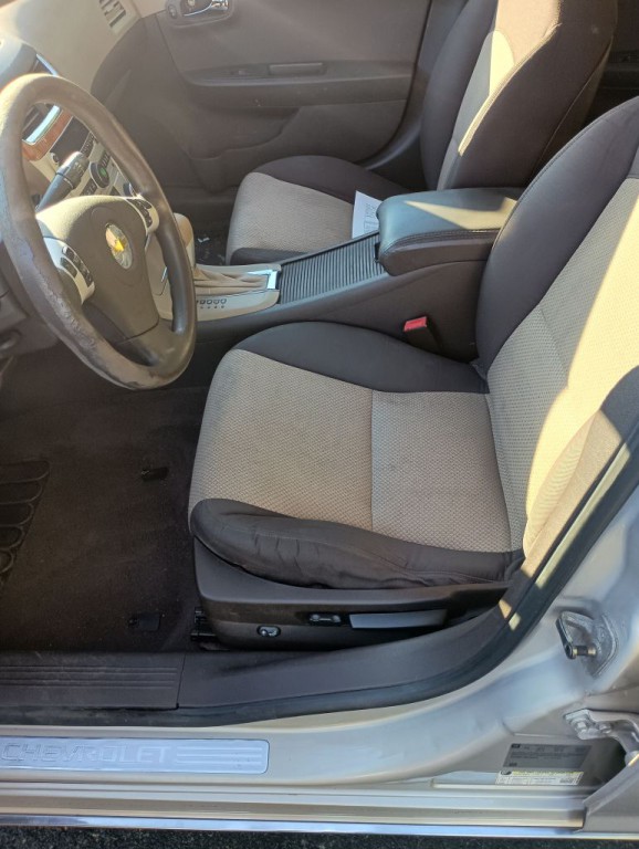 2011 Chevrolet Malibu Image 7