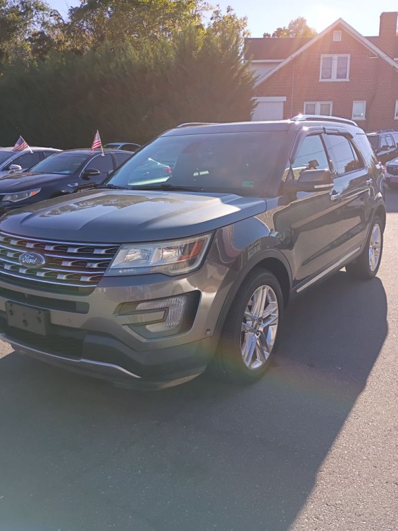 2016 Ford Explorer Image 1