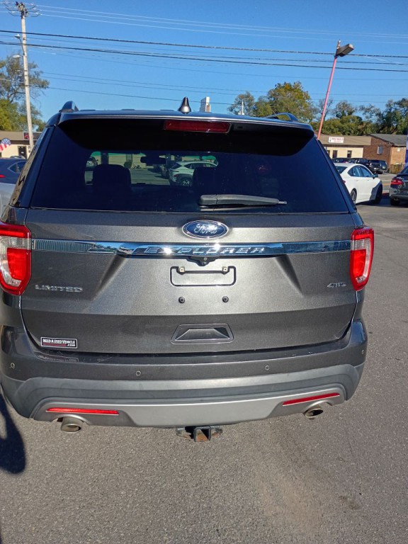 2016 Ford Explorer Image 4