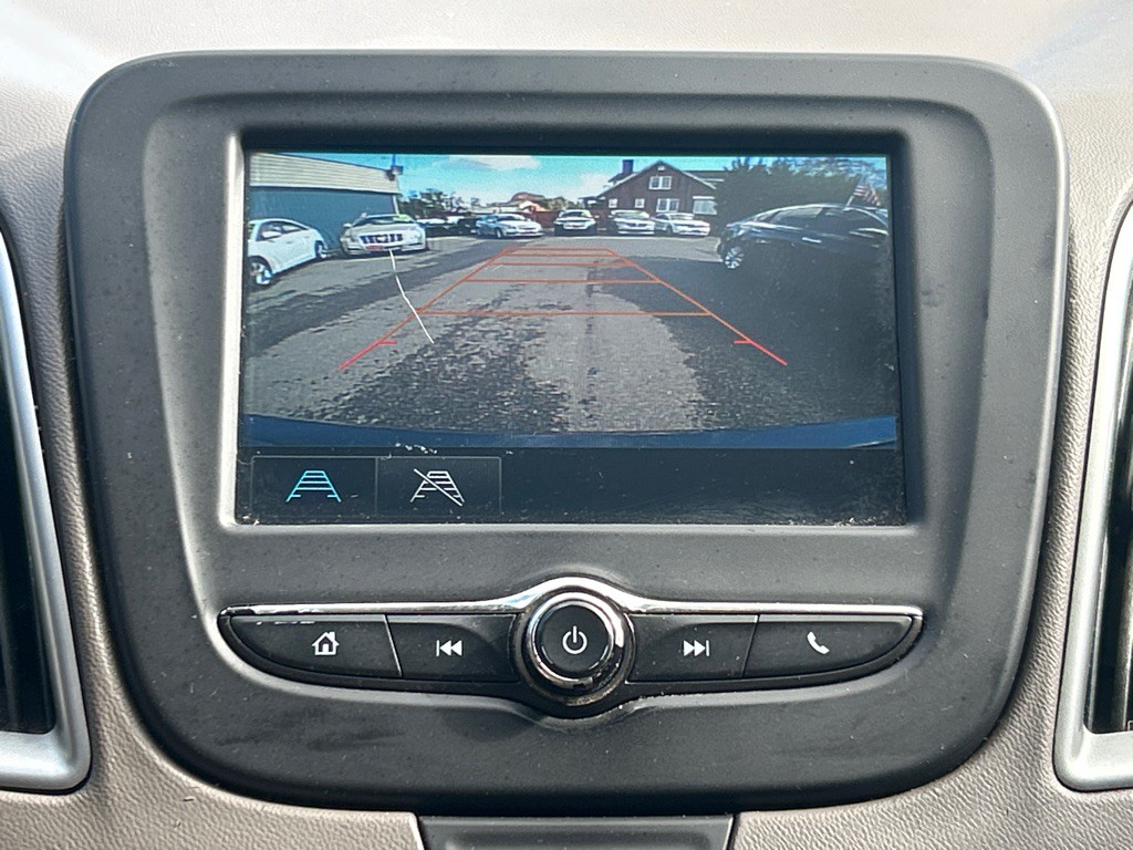 2017 Chevrolet Malibu Image 12