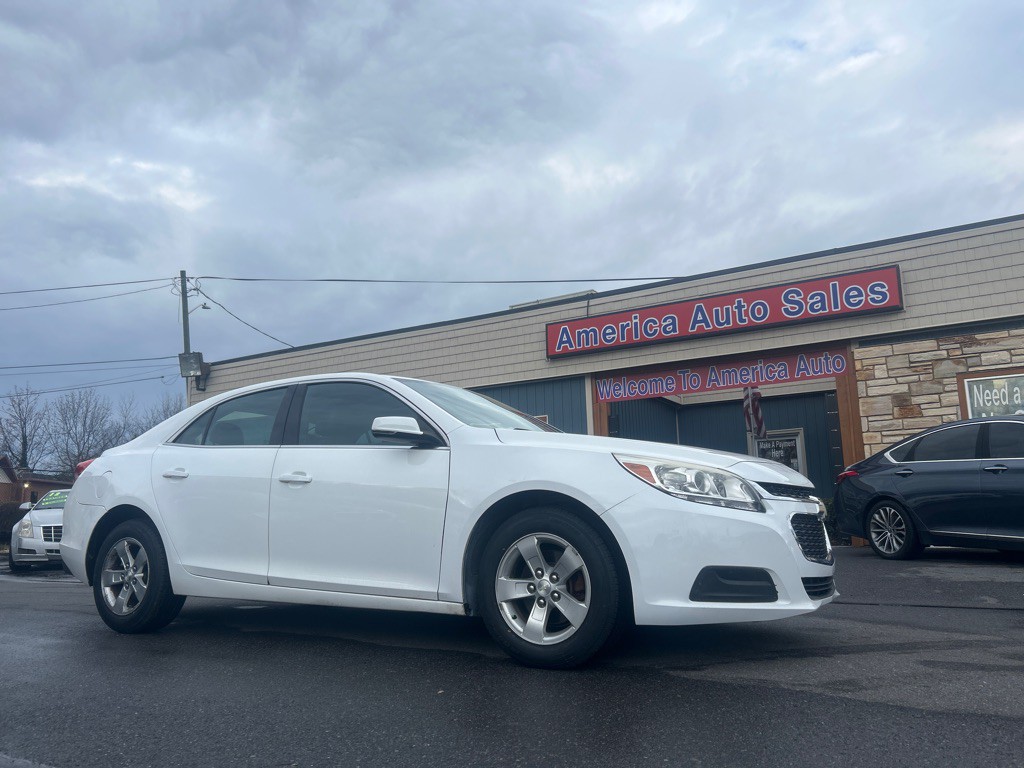 2016 Chevrolet Malibu Image 1
