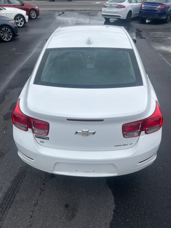 2016 Chevrolet Malibu Image 4