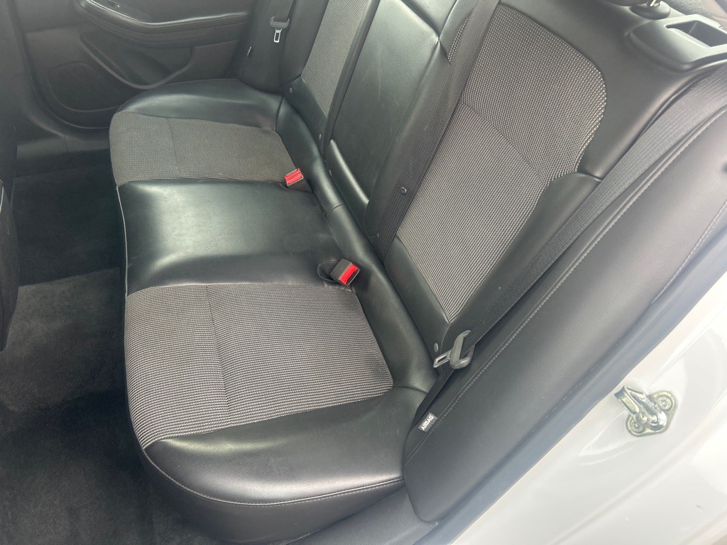 2016 Chevrolet Malibu Image 5