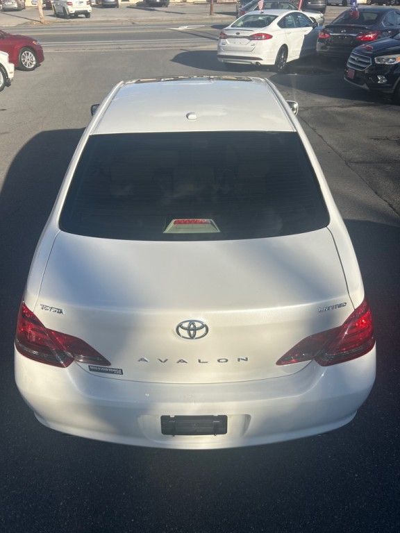 2010 Toyota Avalon Image 11