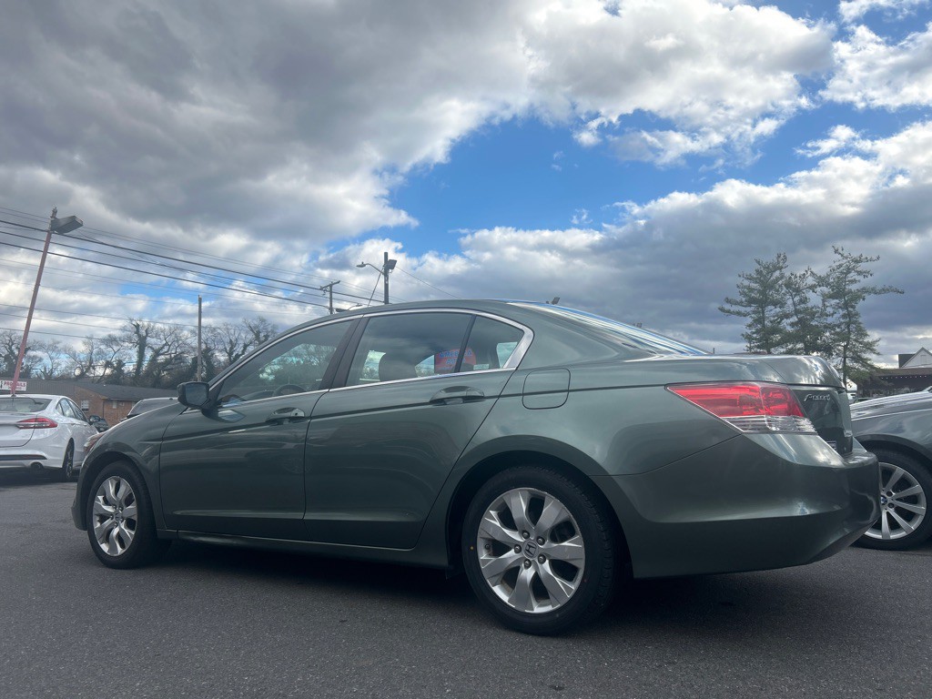 2010 Honda Accord Image 2