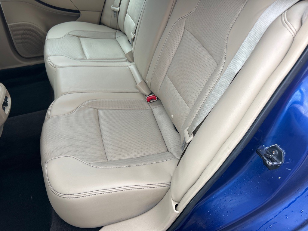 2015 Ford Taurus Image 3