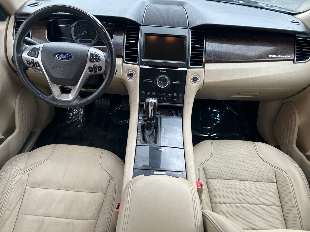 2015 Ford Taurus Image 4