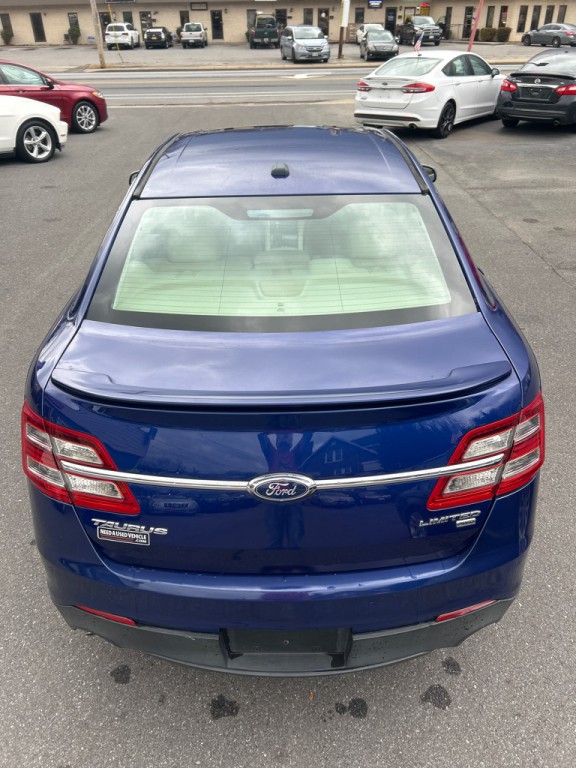 2015 Ford Taurus Image 12