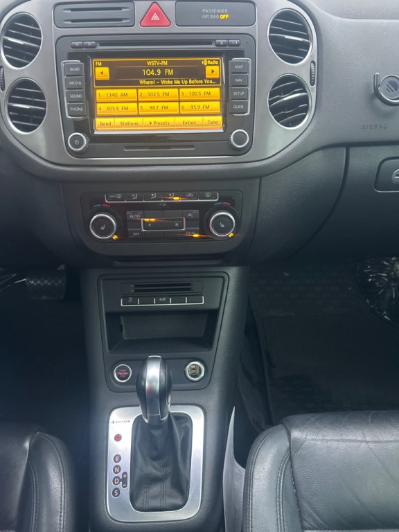 2011 Volkswagen Tiguan Image 10