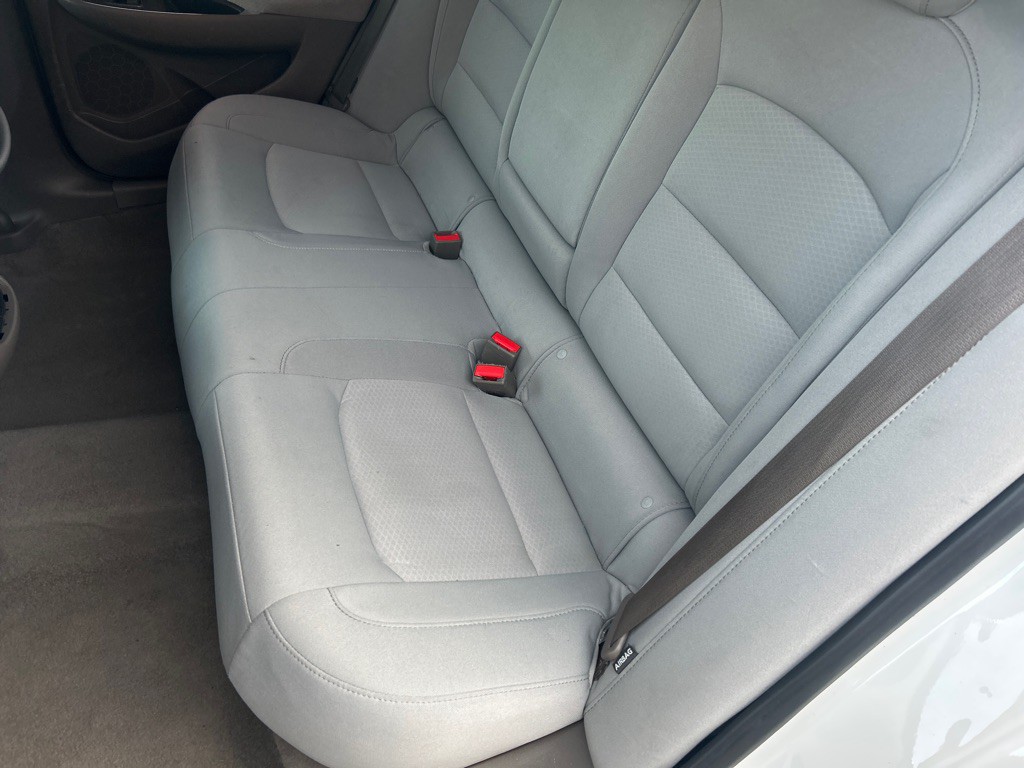 2018 Chevrolet Malibu Image 3