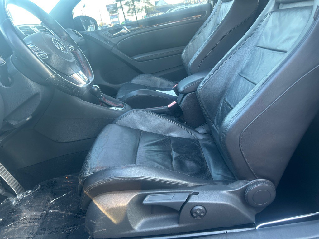 2010 Volkswagen GTI Image 8