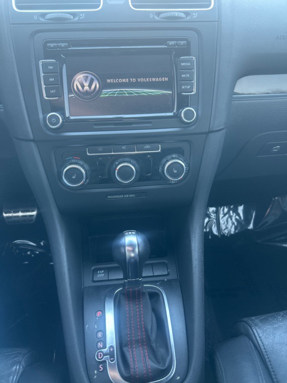 2010 Volkswagen GTI Image 9