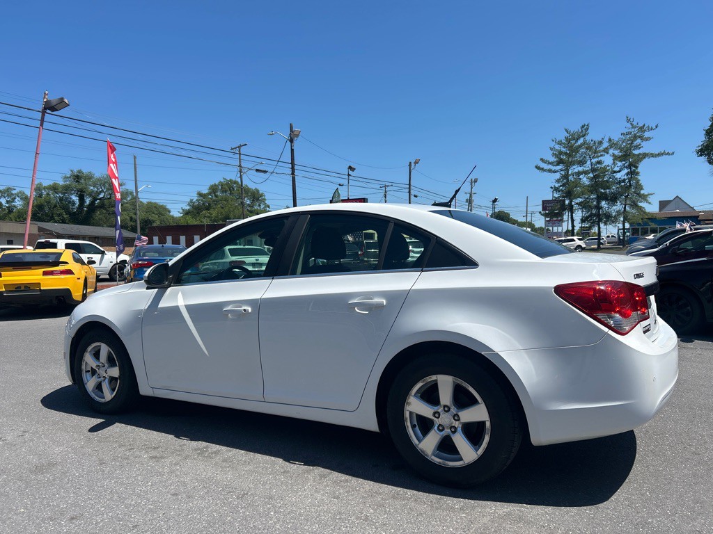 2012 Chevrolet Cruze Image 2