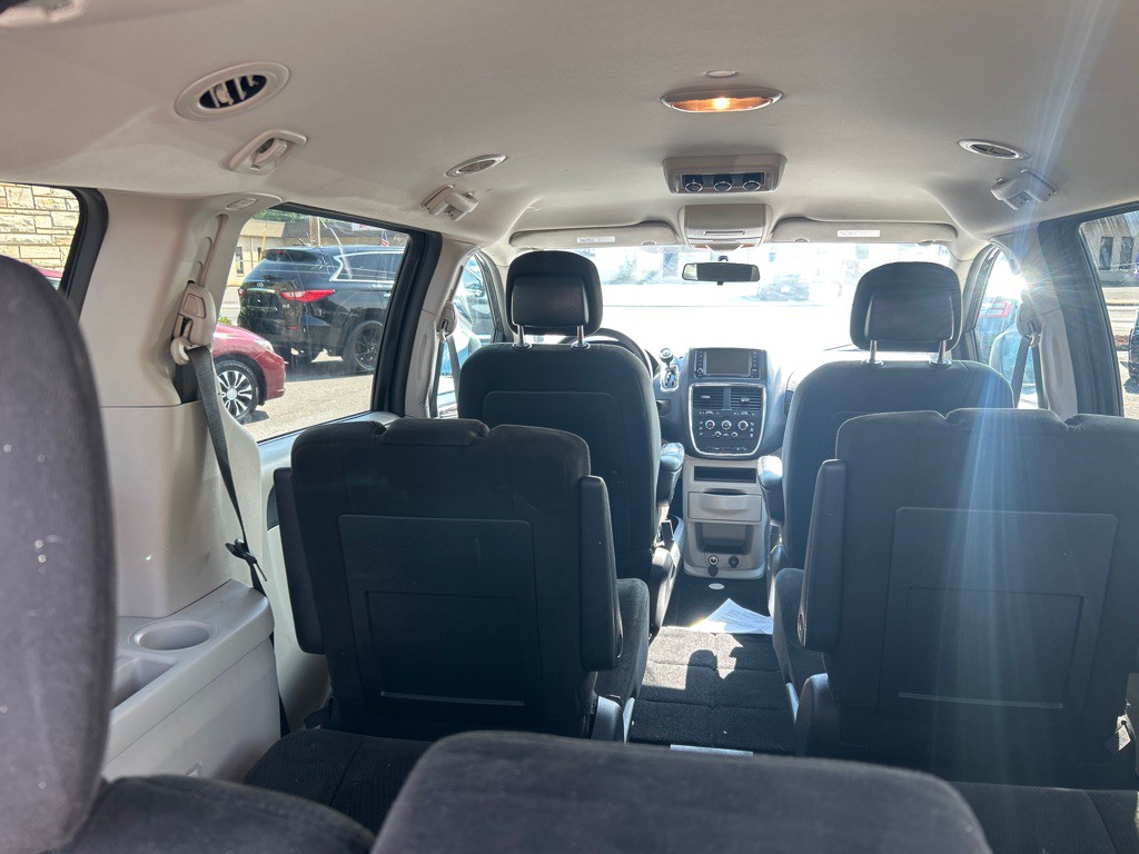 2015 Dodge Grand Caravan Image 4