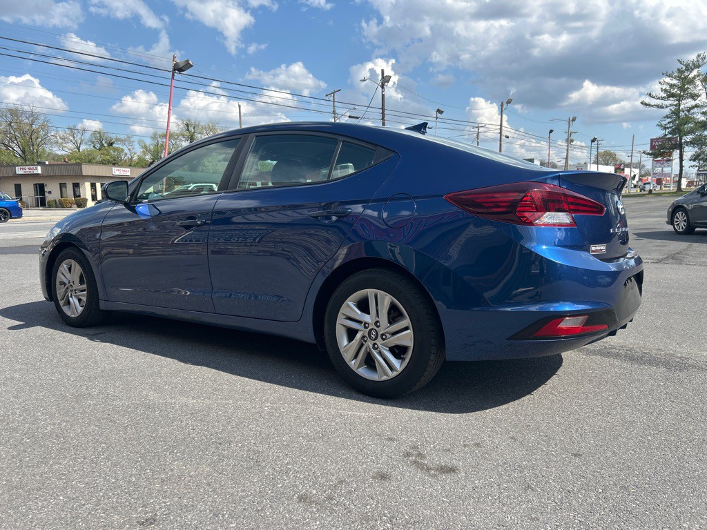 2020 Hyundai Elantra Image 3